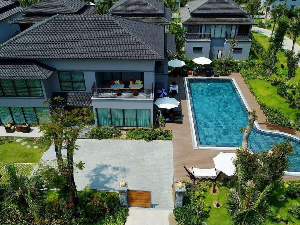 luxury villa landscape design